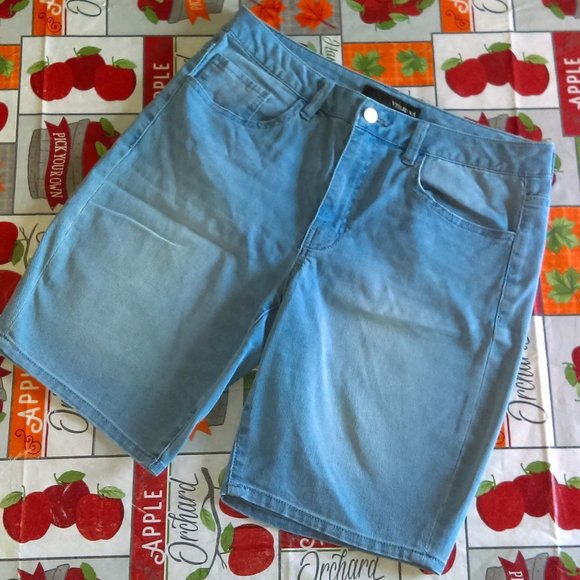 🏝️Versona Shorts Sz 8 / 28 Womens Bermuda Regular Rise Blue Textured w/ Pockets - Picture 1 of 6